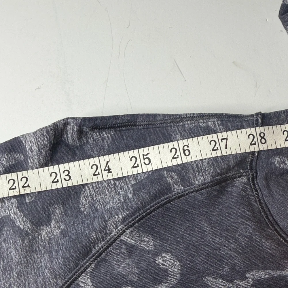 Lululemon Pullover with Hood 1/2 Zip Camo Size 4 - Picture 8 of 10